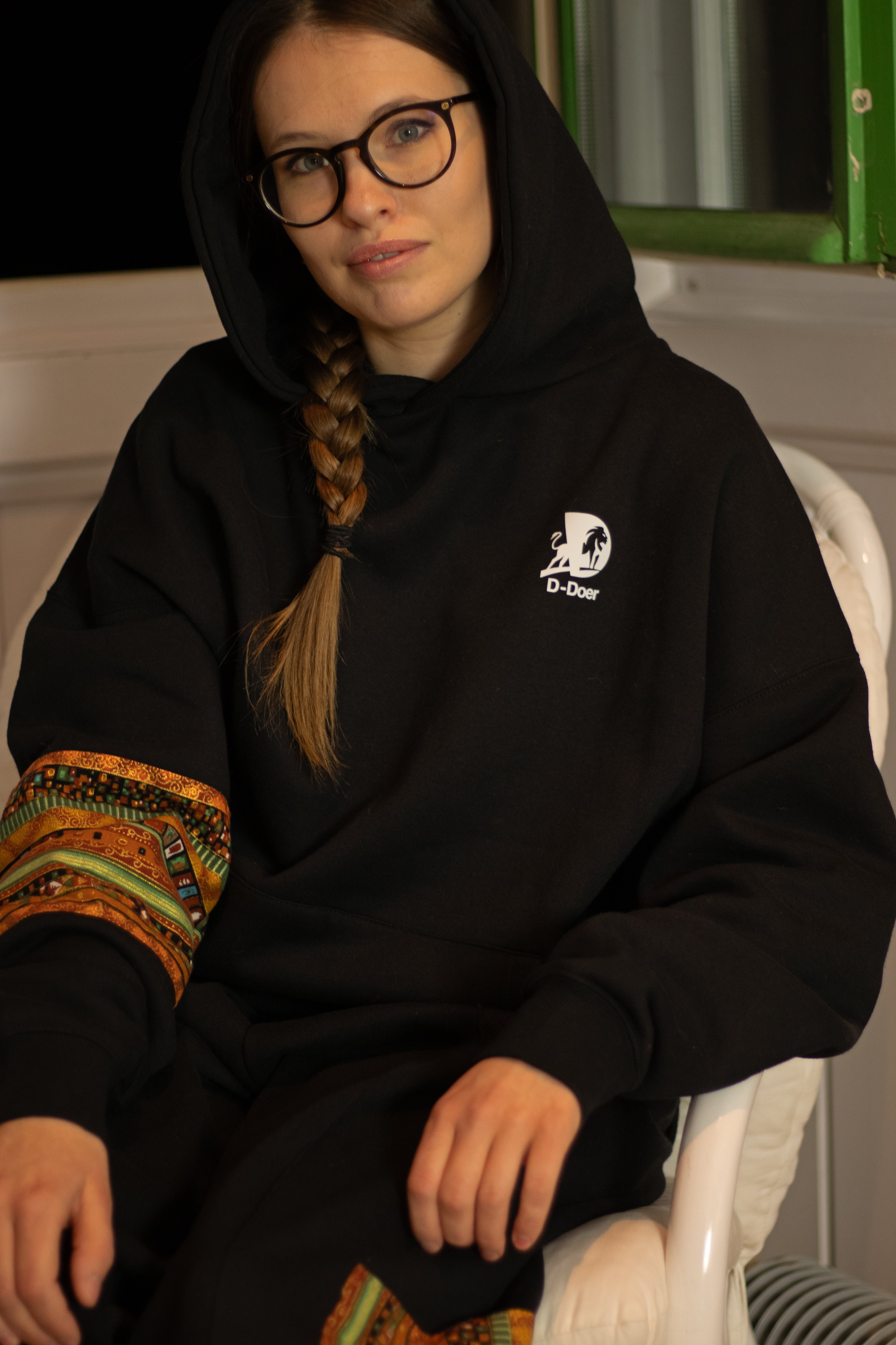 ONESIDE SLEEVE HOODIE